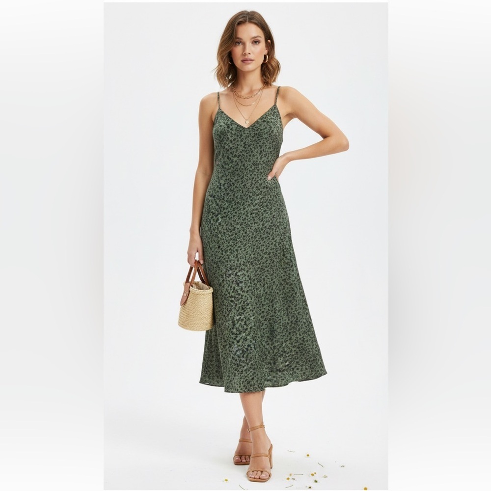 Time & Tru Dress Camo Green Animal Print Midi Slit Size Medium 8-10